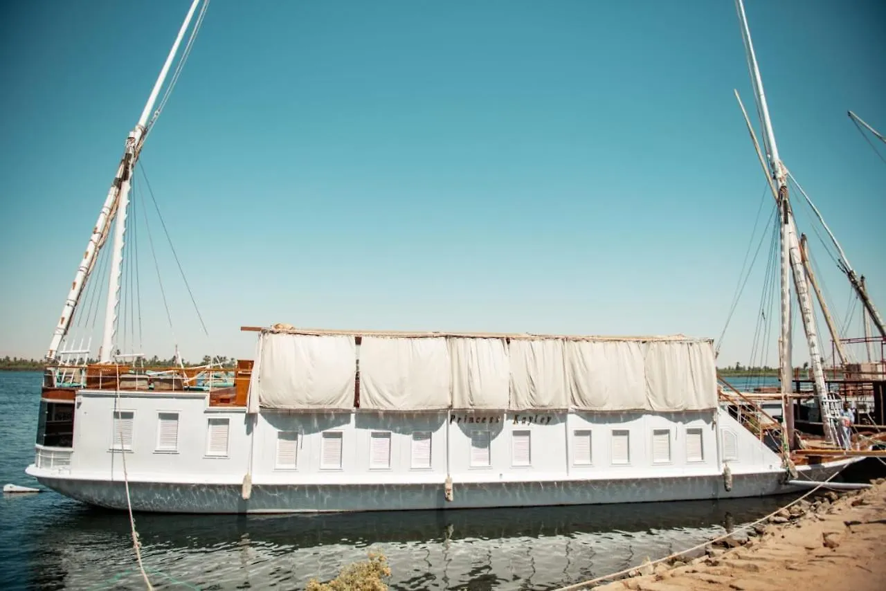 Dahabiya Nile Cruise Otel Luksor